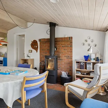Holiday home Amy - 150m From The Sea By Interhome