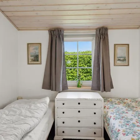 Amy - 150m From The Sea By Interhome *