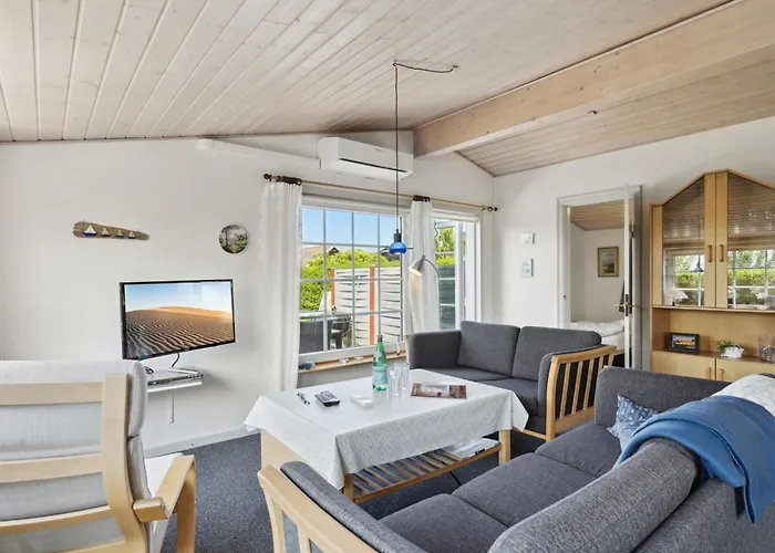 Amy - 150m From The Sea By Interhome